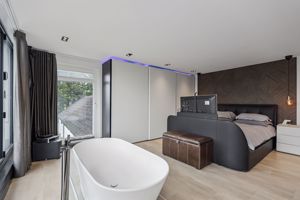 Photo 8- click for photo gallery